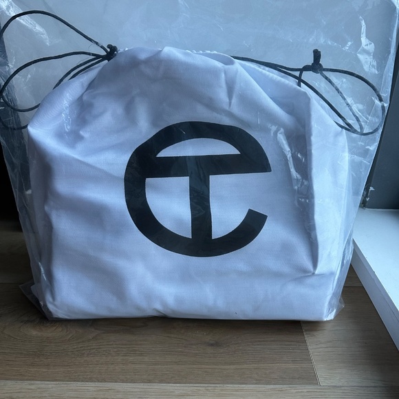 Green Telfar Tote (Medium) - Picture 4 of 5